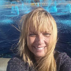 Meet your Posher, Carla